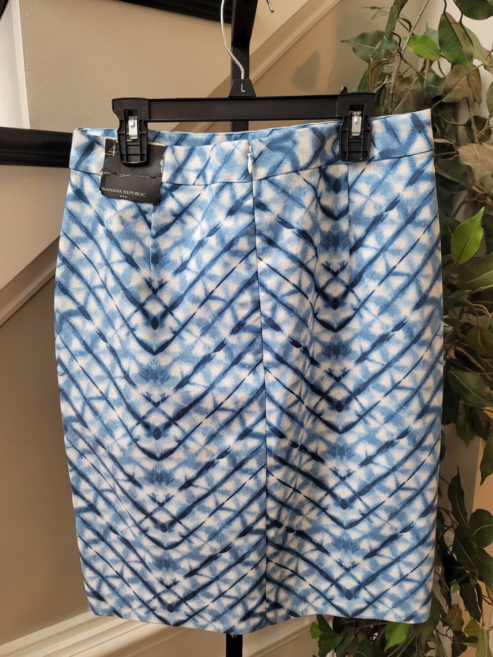 Banana Republic Pencil Skirt Women's Size 4 Blue Geometric Lined Back Zipper